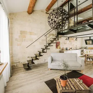 Duplex Climatisé Centre Ancien 7min à Pied Du Palais 6 Couchages Appartement